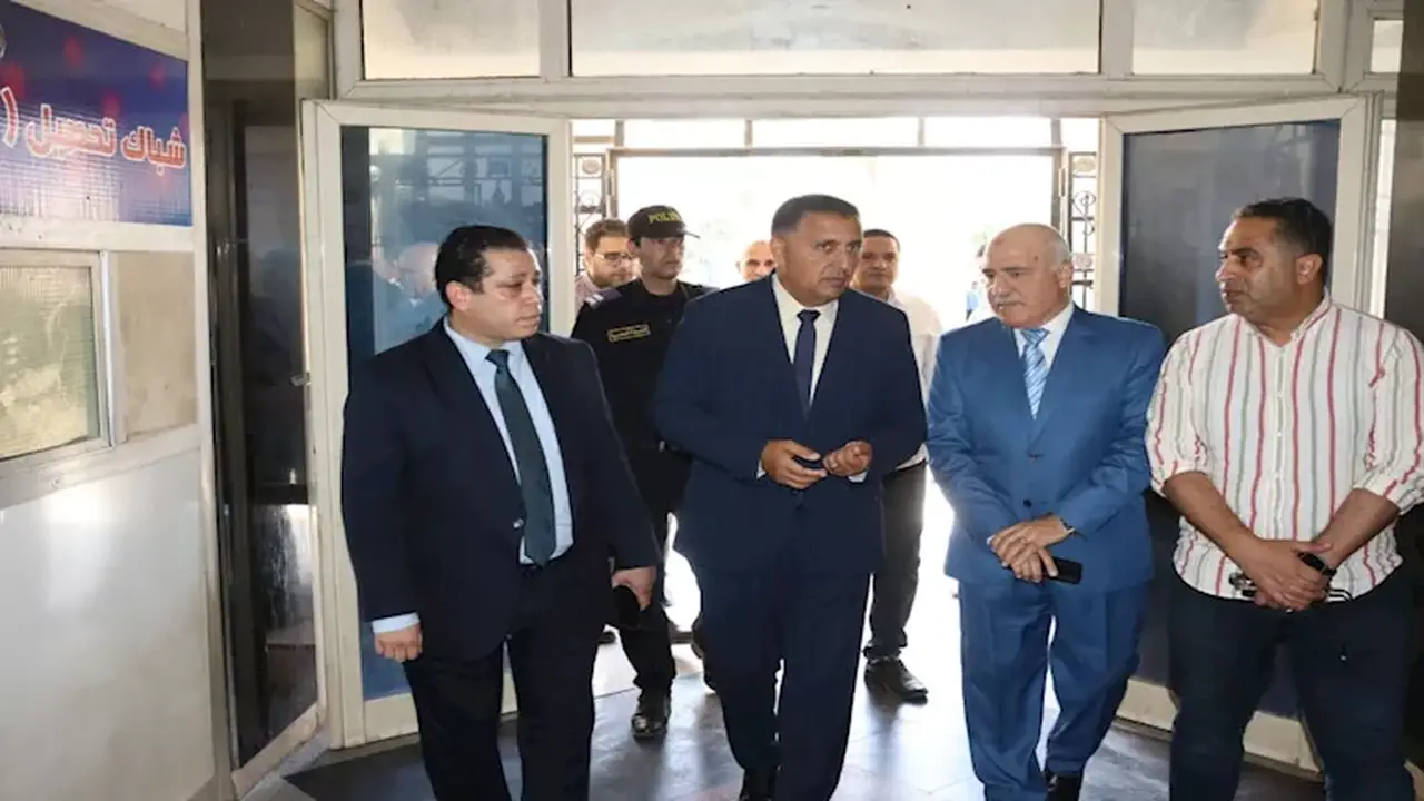 محافظ القليوبية يتفقد تشغيل العيادات المسائية بمستشفى بنها التعليمي – صور