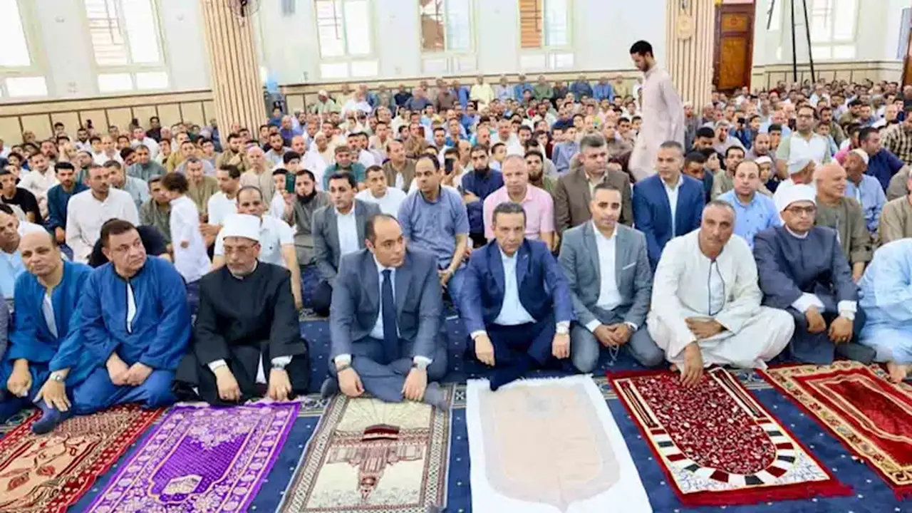 محافظ المنوفية يفتتح مسجد العمري البحري في الشهداء – صور