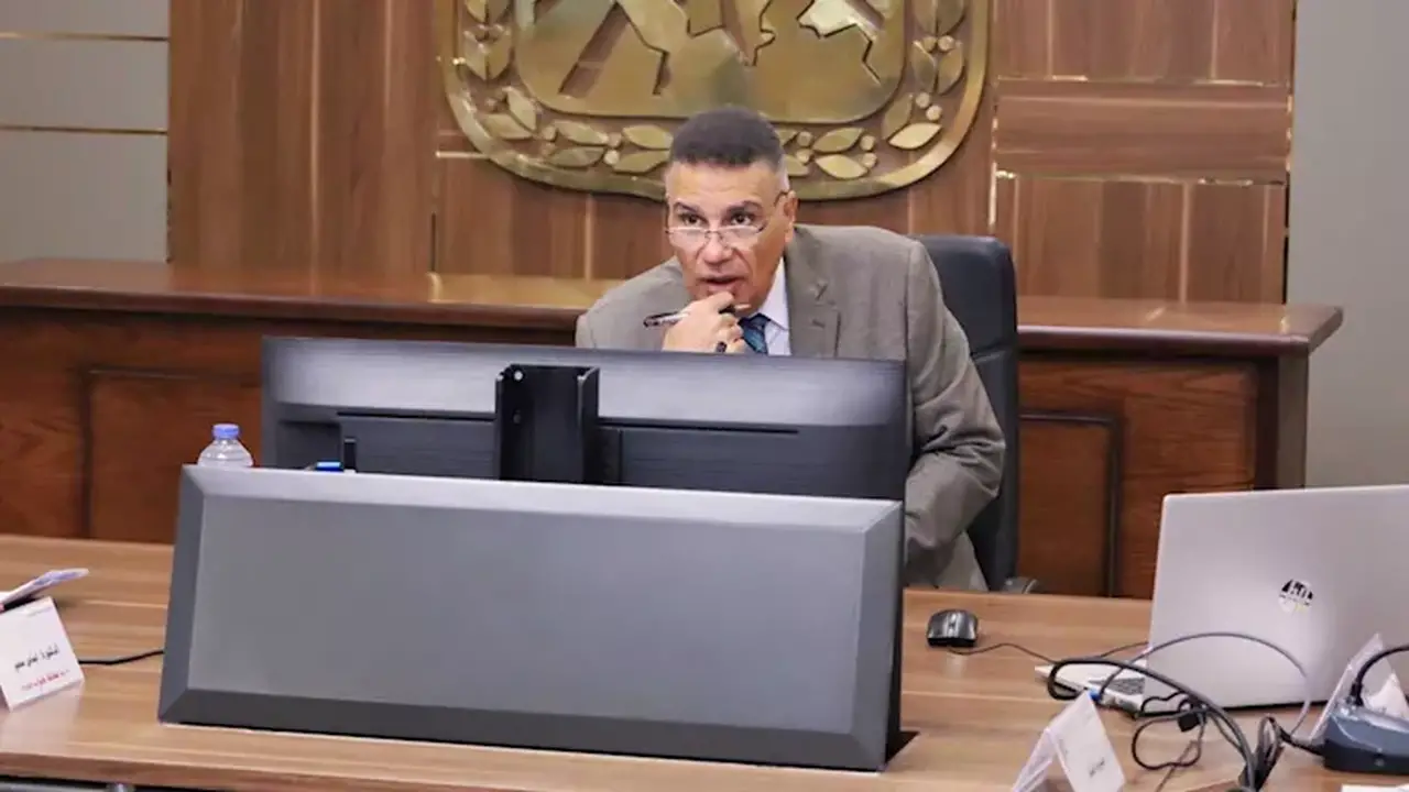 محافظ جنوب سيناء يمنح رؤساء المدن مهلة أسبوع لحل معوقات التقنين والتصالح