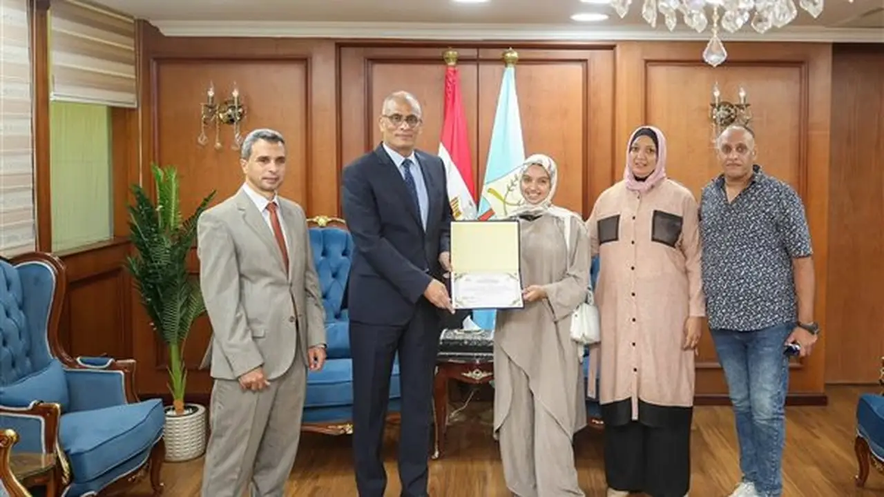 محافظ كفر الشيخ يكرّم أوائل الشهادة الإعدادية للعام الدراسي 2025/2026