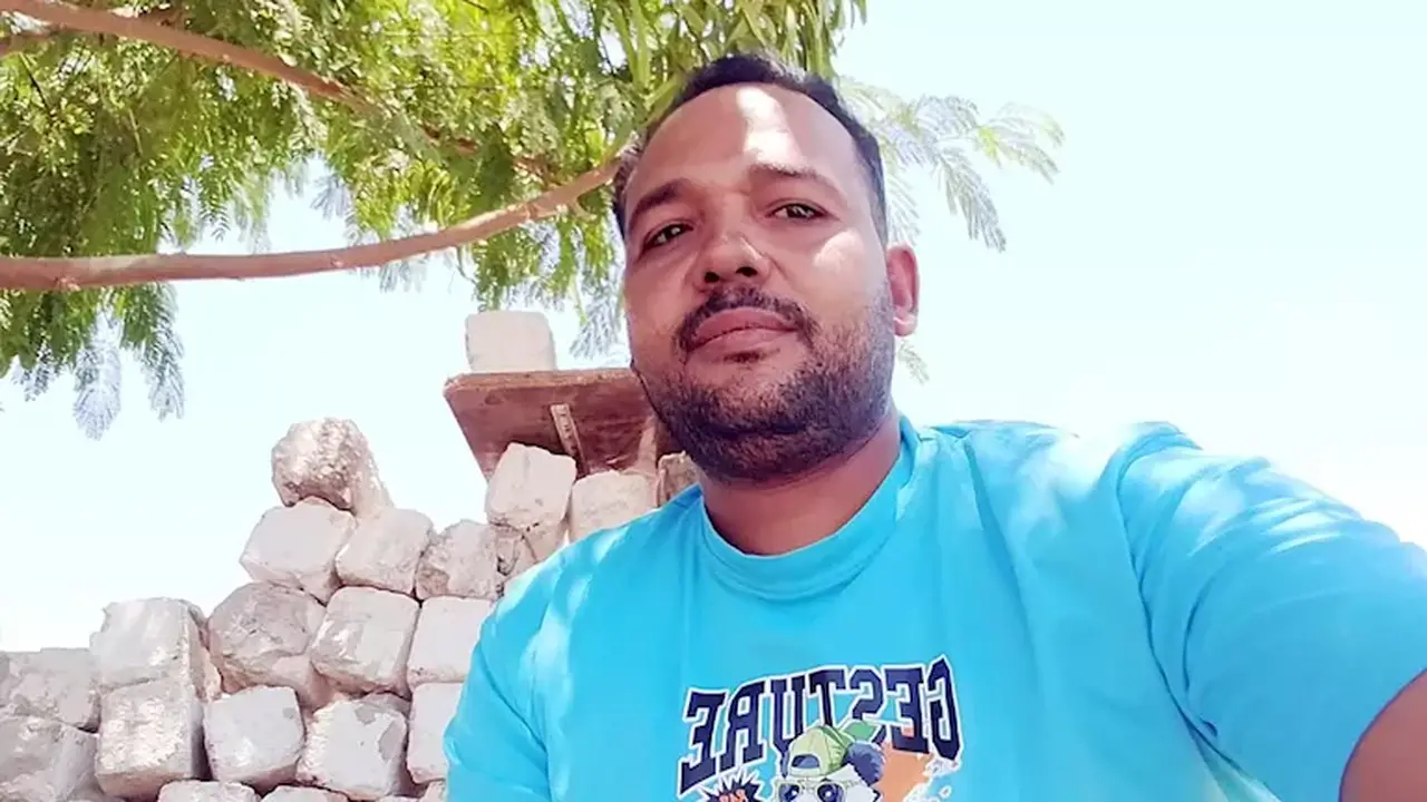 مصرع شاب إثر سقوط عمود إنارة متهالك على طريق الفيوم – القاهرة