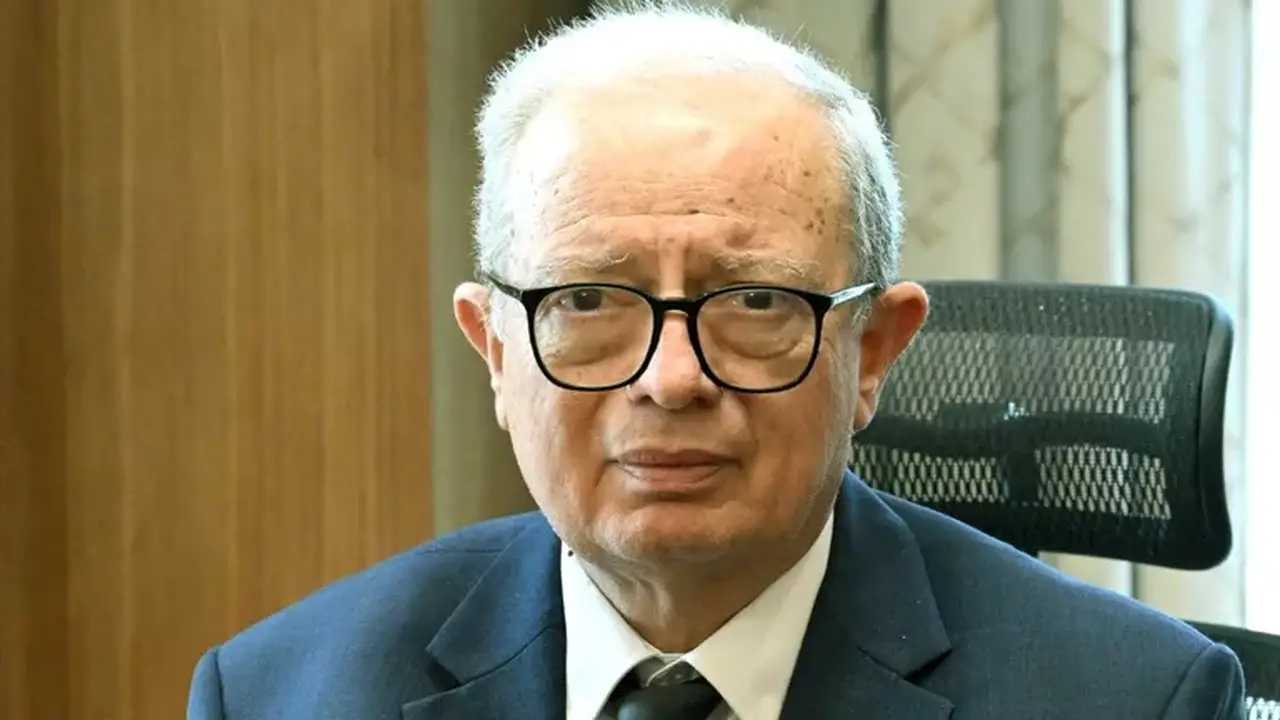 نائب رئيس الوزراء للشؤون الاقتصادية يتابع أداء الشركة القابضة المعدنية وخطط التطوير والتوسع