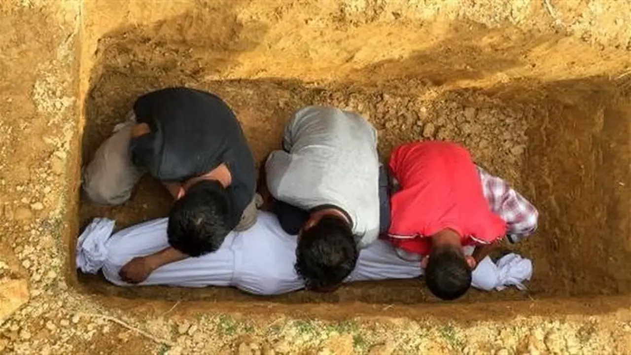 هل تنفع الصدقة الميت؟ الإفتاء توضح الحكم الشرعي