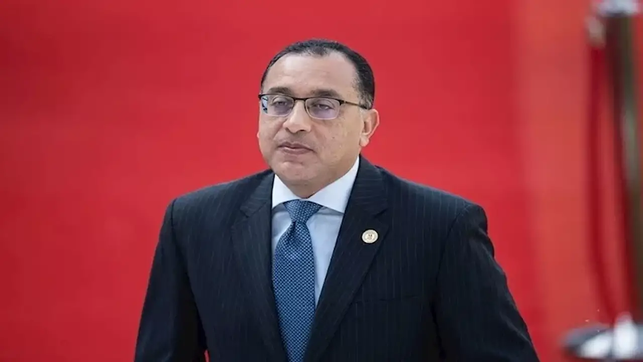 هل تأثرت إمدادات الطاقة جراء حادث ميناء دمياط؟ رئيس الوزراء يوضح