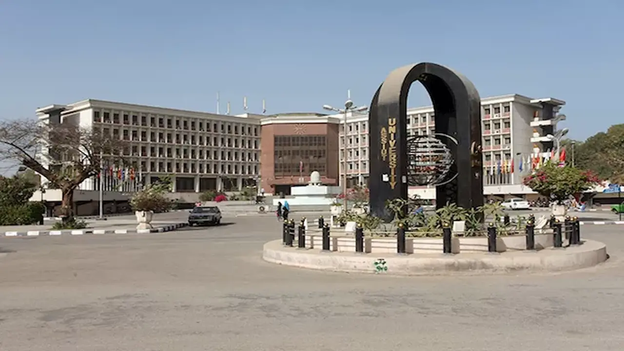 جامعة أسيوط توضح حقيقة رسوب 486 طالبًا في كلية الطب