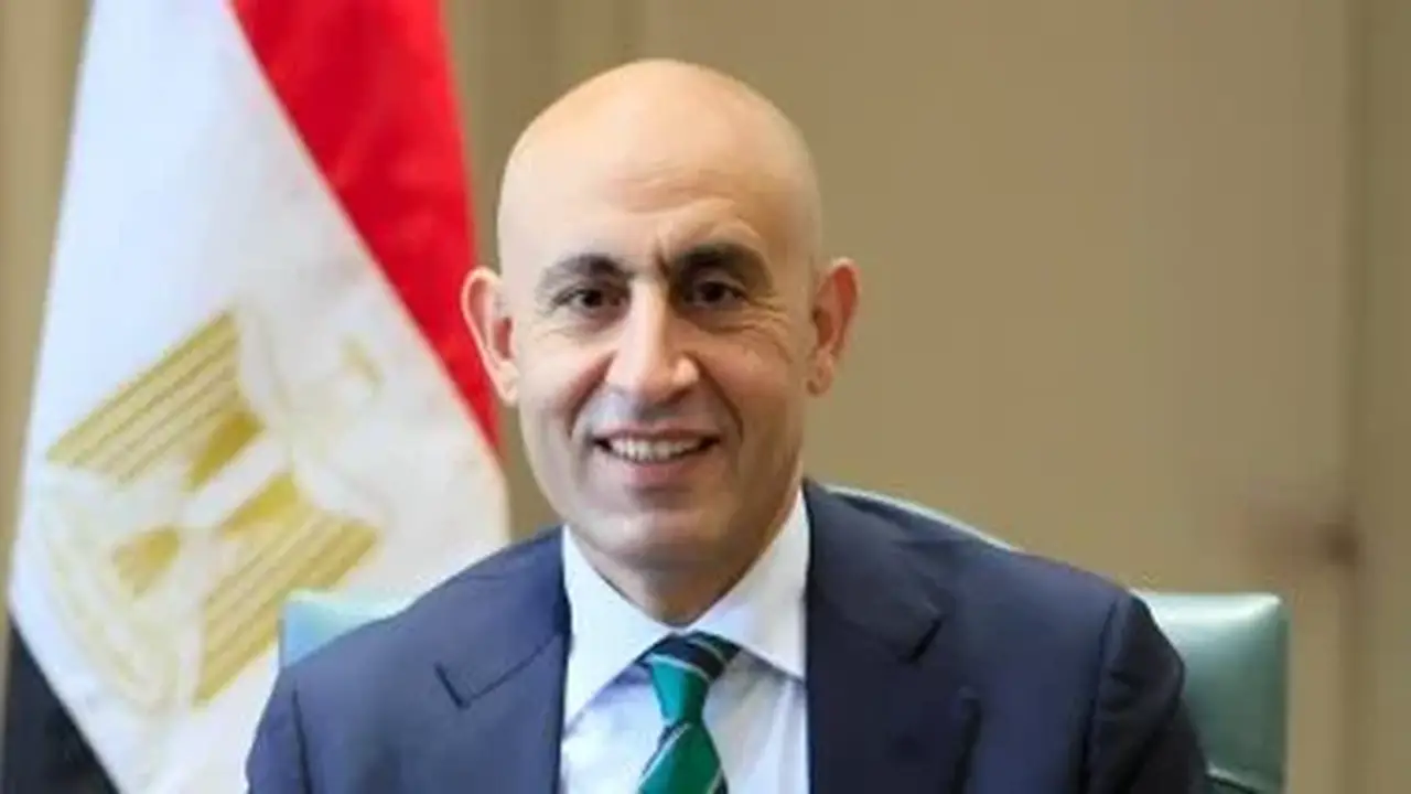 وزير التعليم يحدد آليات ورسوم تحصيل المدارس الرسمية للغات
