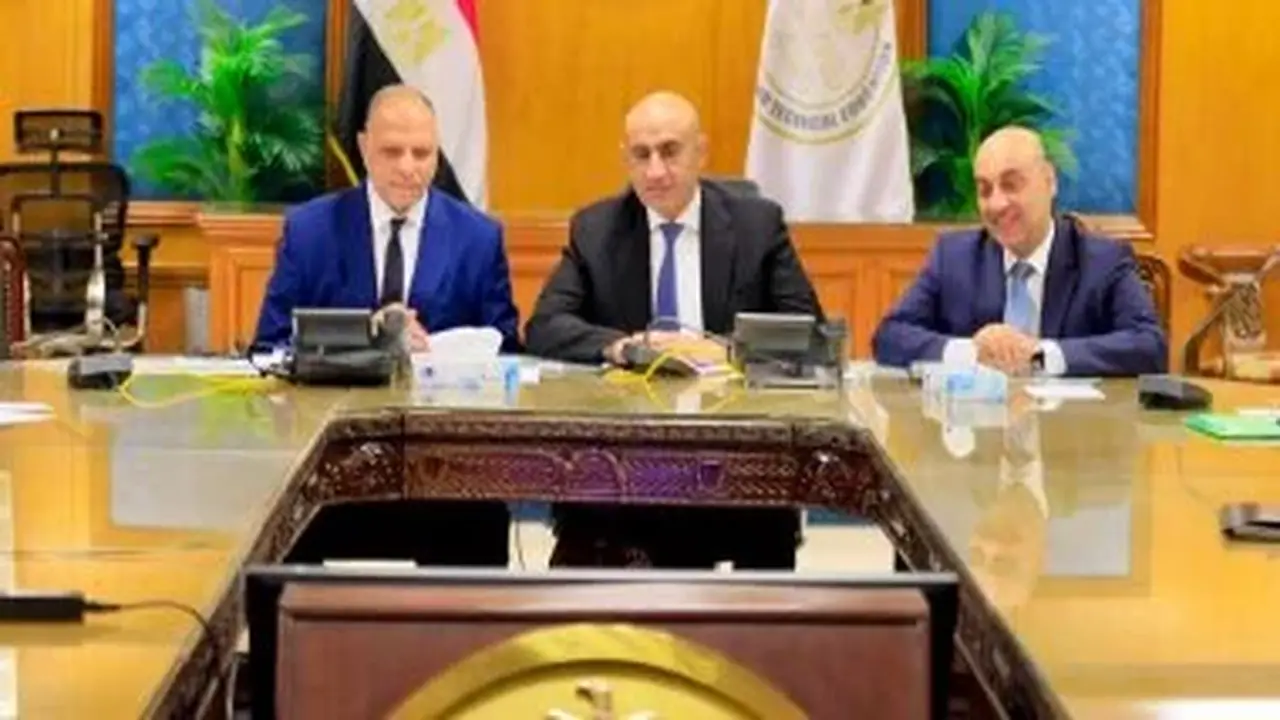وزير التعليم يؤكد على التصدي لأي محاولات للإخلال بمنظومة امتحانات الثانوية العامة