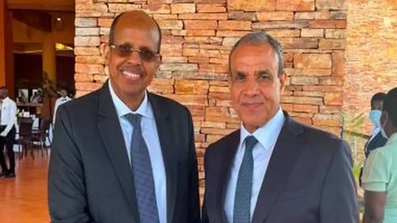 وزير الخارجية يلتقي رئيس مفوضية الاتحاد الأفريقي لبحث سبل دعم العمل الأفريقي