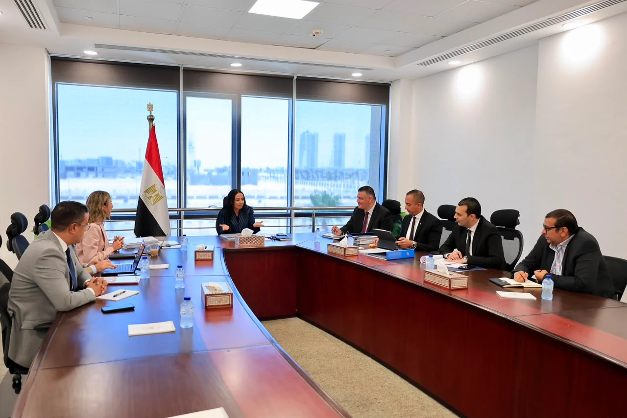 الدكتورة مايا مرسى وزيرة التضامن الاجتماعي تتابع التقرير التنفيذي لصندوق قادرون باختلاف
