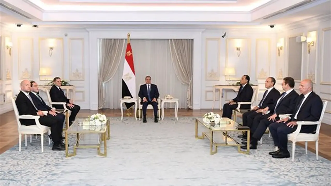السيسي يعزز جهود مصر لدعم السلم والاستقرار في ليبيا وضمان وحدتها