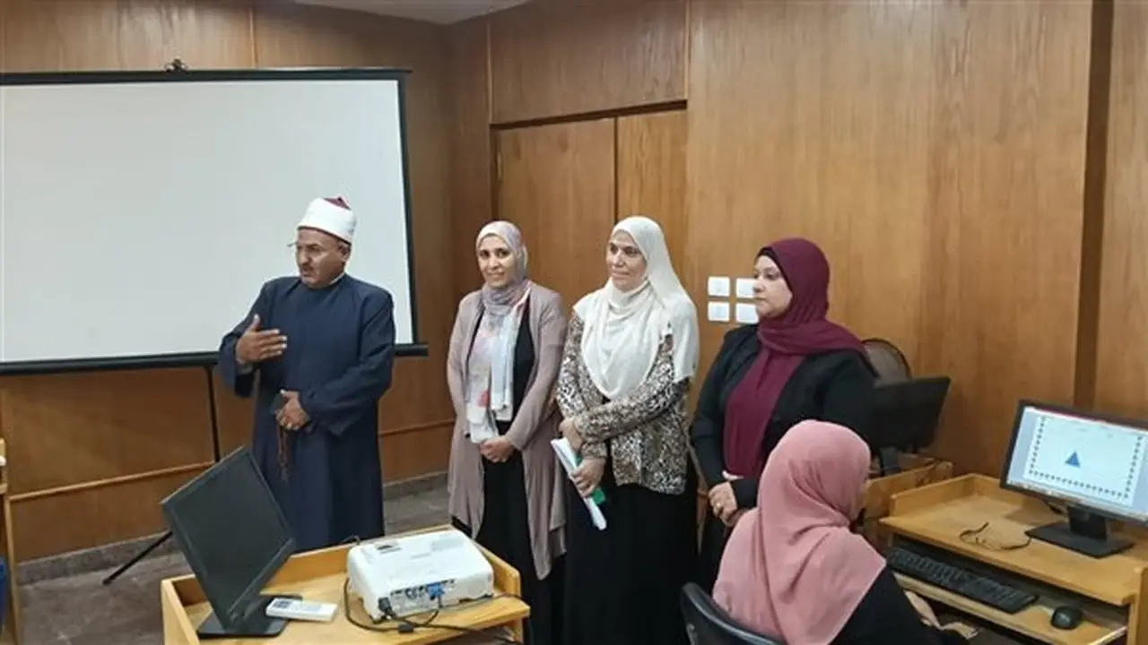 رئيس الإسماعيلية الأزهرية يتابع البرنامج التدريبي لمشرفي التغذية حول الذكاء الاصطناعي
