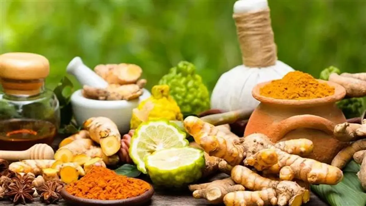 علاج جرثومة المعدة بالأعشاب الطبيعية: أبرزها الزنجبيل والكركم