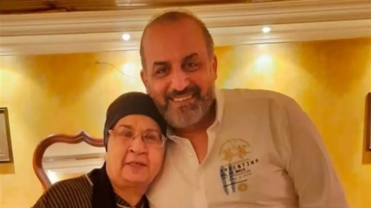 وفاة والدة الكاتب الصحفي محمد شبانة بعد صراع مع المرض