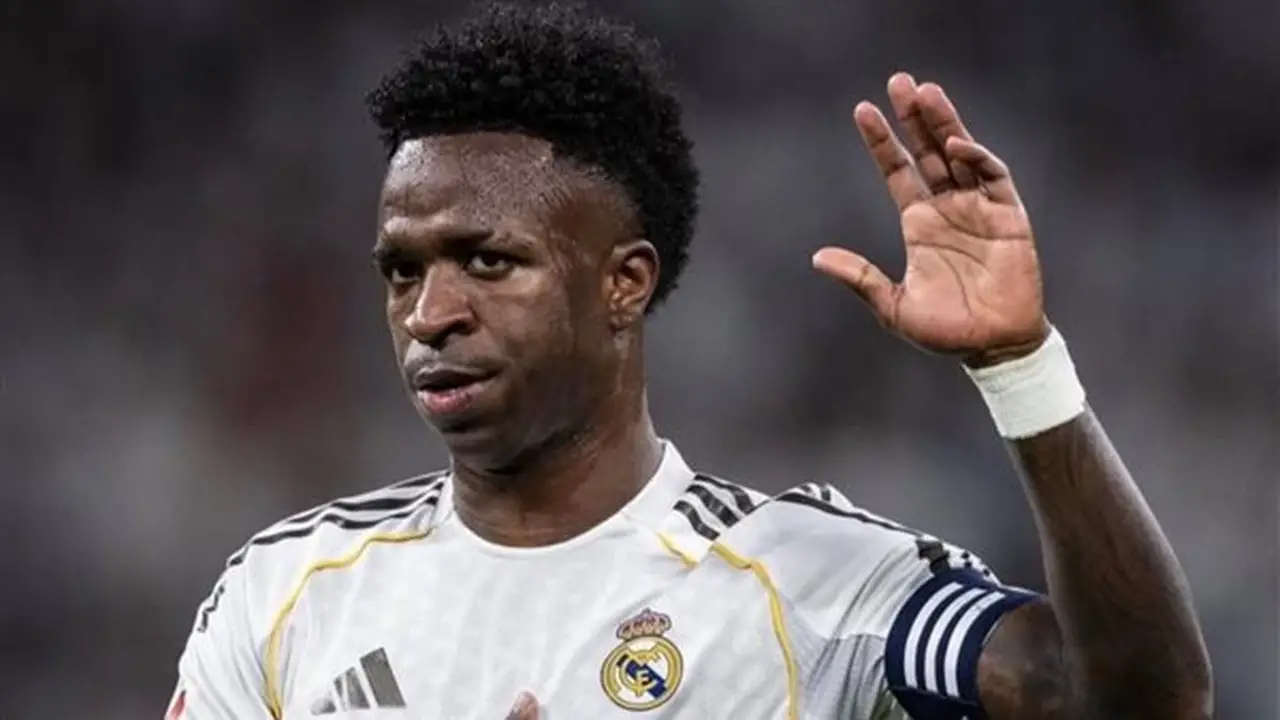 قرار جديد من ريال مدريد يهدد مستقبل فينيسيوس جونيور وآرسنال يترقب
