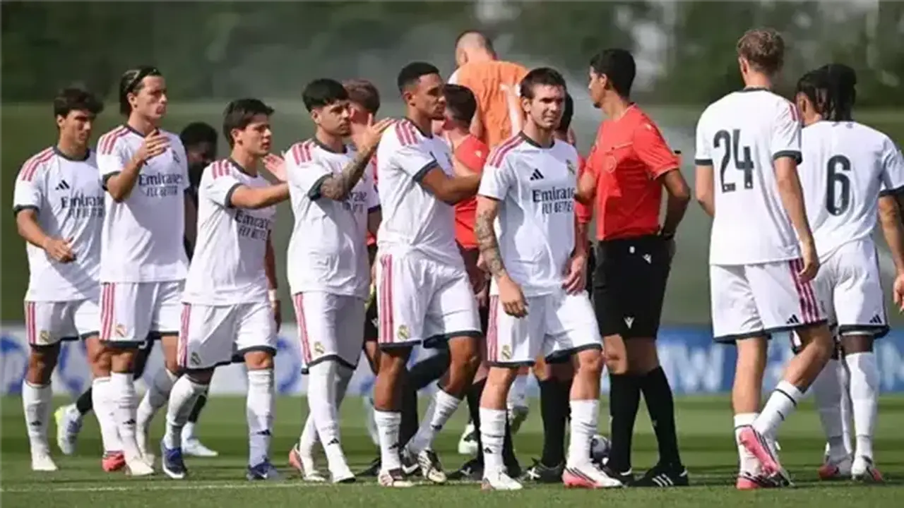 التشكيل الرسمي لمباراة ريال مدريد ضد فيورنتينا الودية