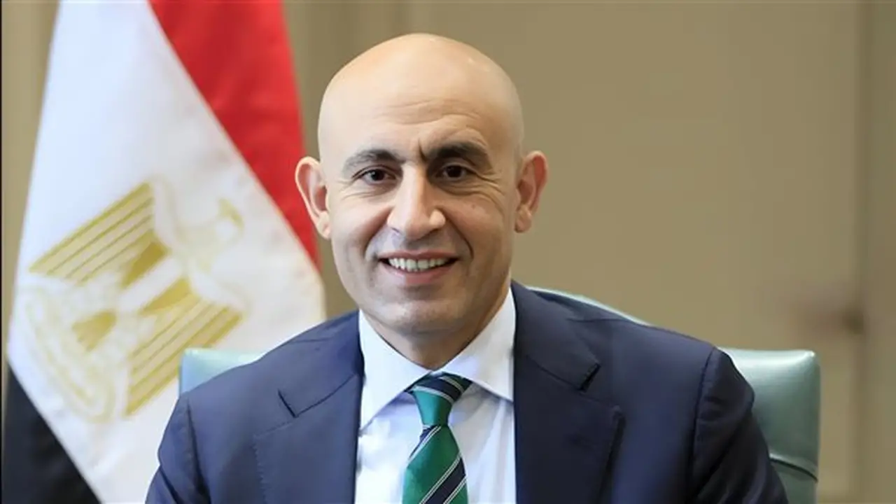 التعليم توضح تفاصيل أزمة الطالبة ذات الـ4% والجدل حول نتائج مدرسة فاقوس