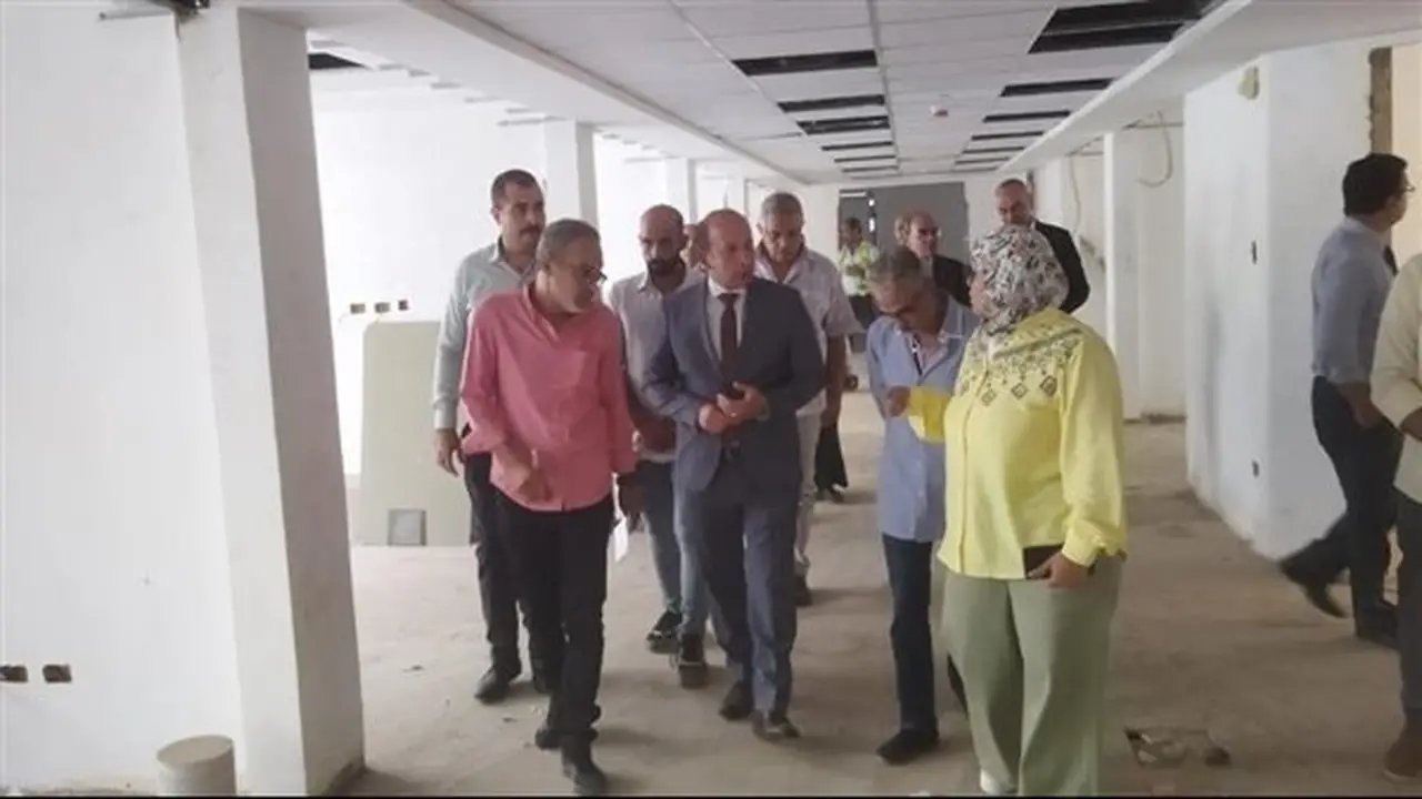 عميد قصر العيني يتفقد تجهيزات مستشفى «ثابت ثابت» استعدادًا للاحتفال بمئوية الكلية