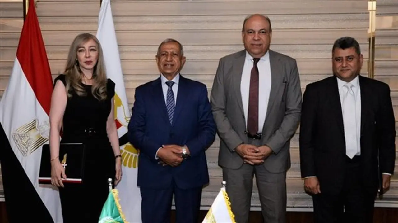 وزير الطيران: الاستثمار في العنصر البشري يضمن استدامة التطوير