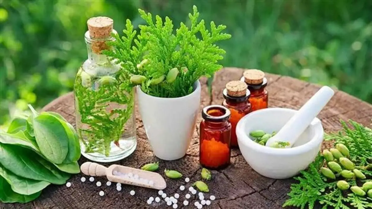 5 مشاكل تؤثر على شعرك في الصيف وطرق طبيعية لعلاجها