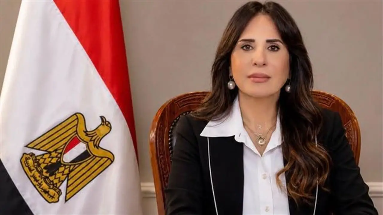 وزيرة الإسكان تتابع تطوير الخدمات في مدن العبور والشروق وبدر