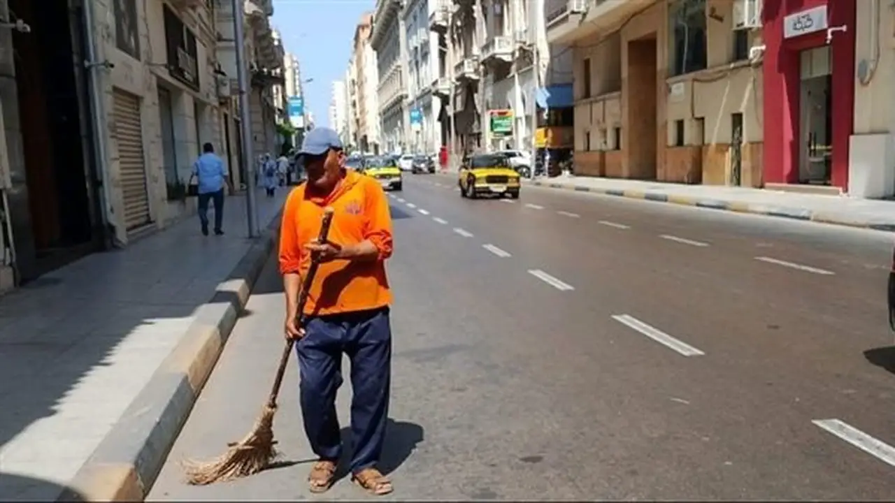 رفع 227 طنًا من المخلفات في 3 أيام بالطريق الدولي الساحلي بالإسكندرية