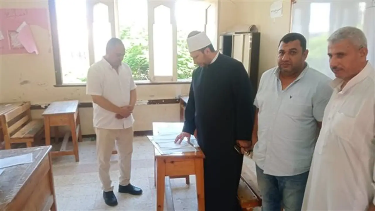 تفقد رئيس منطقة الإسكندرية الأزهرية لجان امتحانات الدور الثاني للشهادتين الابتدائية والإعدادية