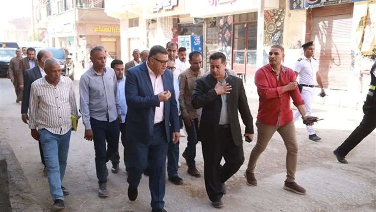 محافظ قنا يعلن عن فتح 6 منافذ جديدة لشحن كارت عدادات الكهرباء في فرشوط