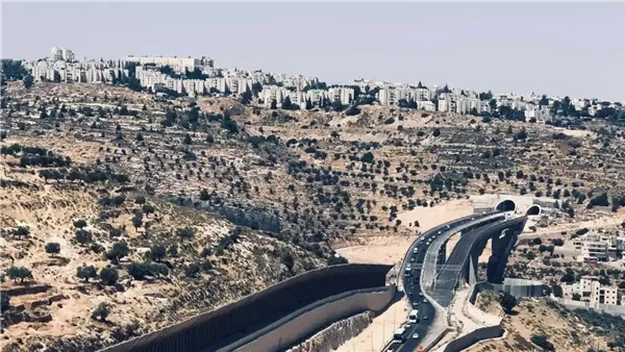 مشروعات استيطانية إسرائيلية تهدد بابتلاع نصف مساحة محافظة طوباس في الضفة الغربية