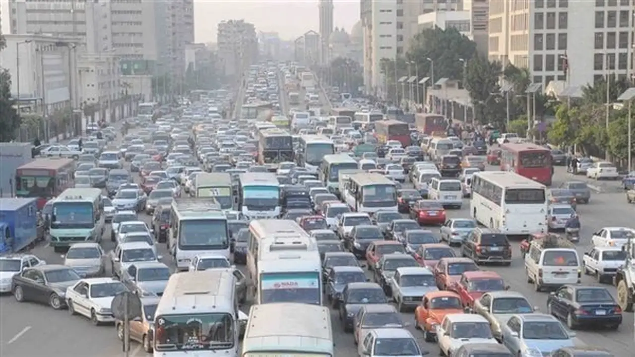 حالة المرور اليوم: انتظام في الحركة وكثافات متحركة على كورنيش النيل وميدان عبد المنعم رياض