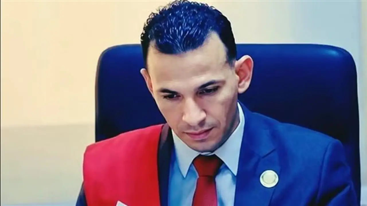 7 مشاهد في قصة “القاضي المزيف”: كيف أسقط فيديو على مواقع التواصل أخطر عملية انتحال داخل المحكمة؟