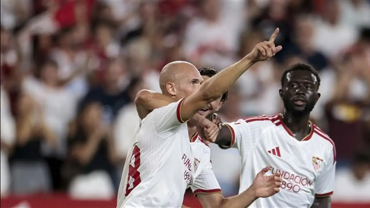 إشبيلية يحقق أول ريمونتادا في الدوري الإسباني بفوزه على رايو فاليكانو 2-1