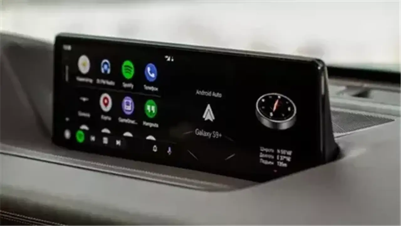 مقارنة شاملة بين Android Auto وApple CarPlay: أبرز الفروق بين النظامين