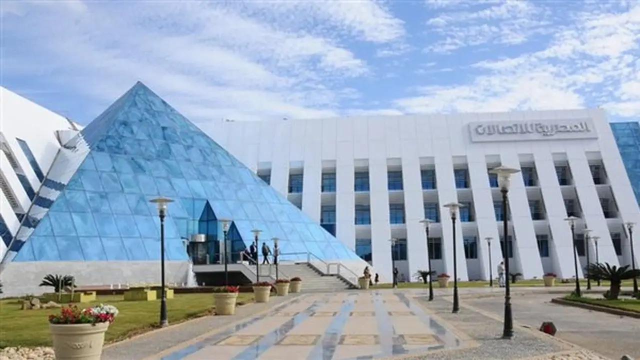 المصرية للاتصالات تحقق إنجازًا تاريخيًا بتجربة تشغيل خدمات المحمول في أفريقيا باستخدام 6 جيجاهرتز
