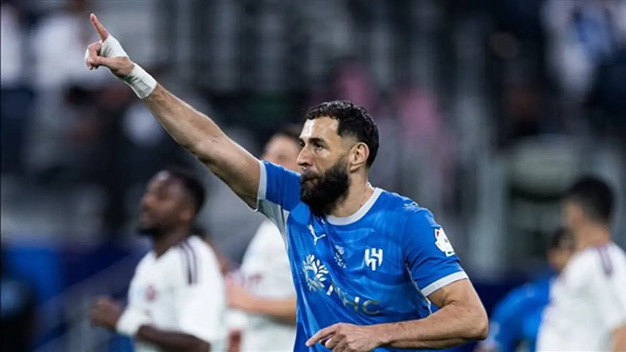 كريم بنزيما يقترب من العودة إلى الدوري الإسباني عبر ريال بيتيس