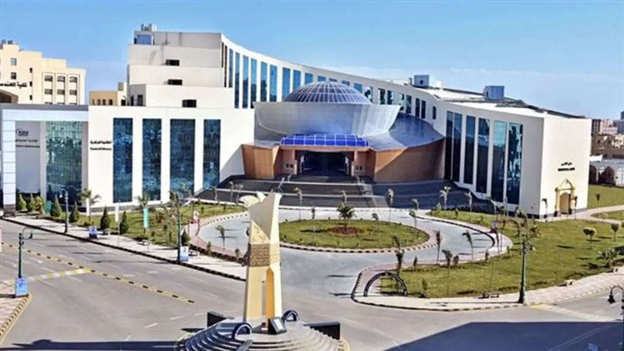 مستند رسمي يكشف مكافآت أمين عام جامعة كفر الشيخ: 2 مليون جنيه خلال عام واحد