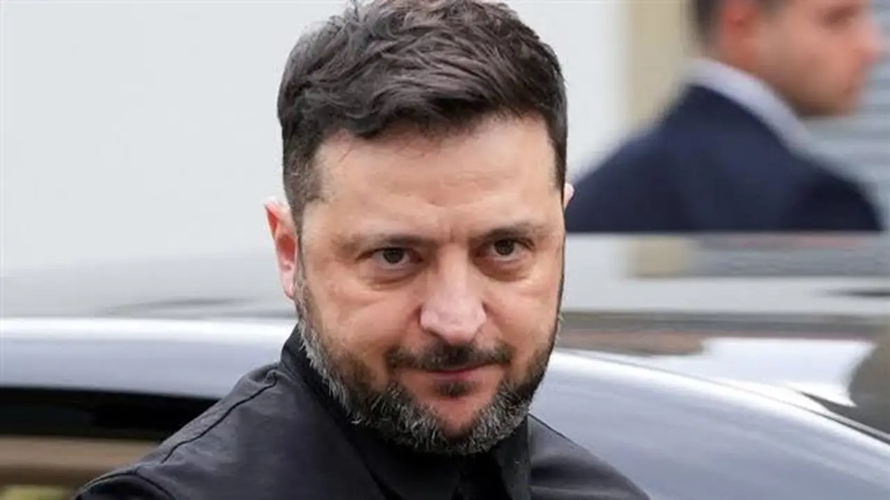 زيلينسكي: سنرد بشكل قاطع على الهجوم الروسي بالطائرات المسيرة على مركز تسوق في كريفي ريه