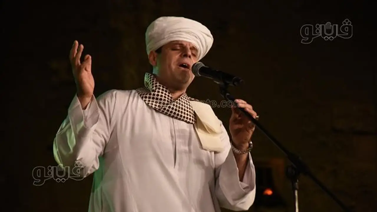 الشيخ محمود التهامي يفتتح حفله في مهرجان القلعة بأغنية «فرط الحب» (فيديو وصور)