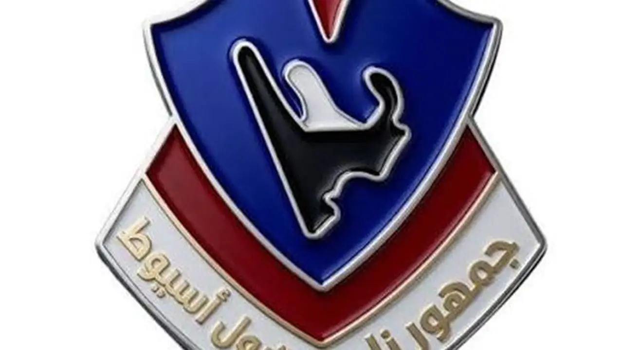 نواب الأحزاب يرفضون قرار نقل مباريات بترول أسيوط إلى الإسكندرية