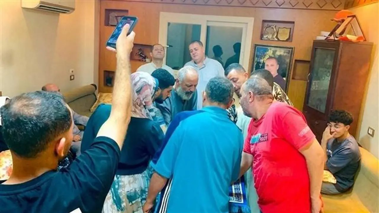 جلسة صلح عرفية تعيد “حبيبة” ضحية اعتداء أسرة زوجها إلى بيت الزوجية بشروط جديدة