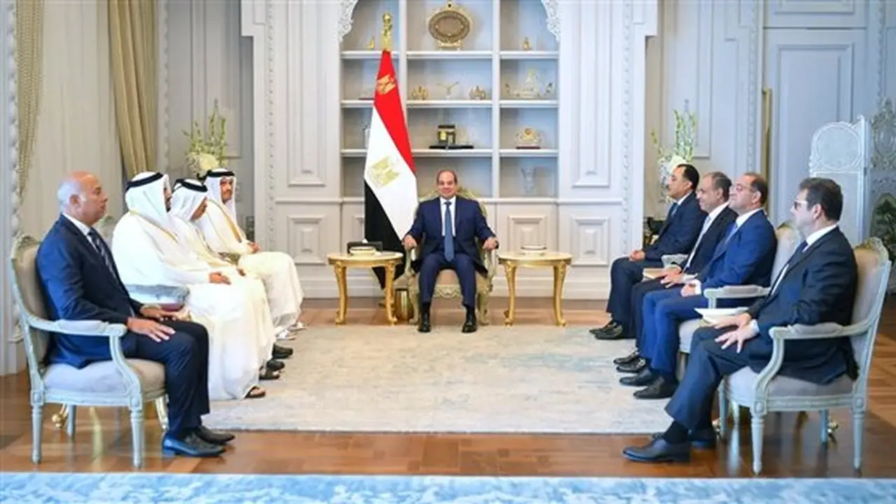 السيسي يعزز بيئة الاستثمار في مصر من خلال إصلاحات اقتصادية وتطوير البنية التحتية