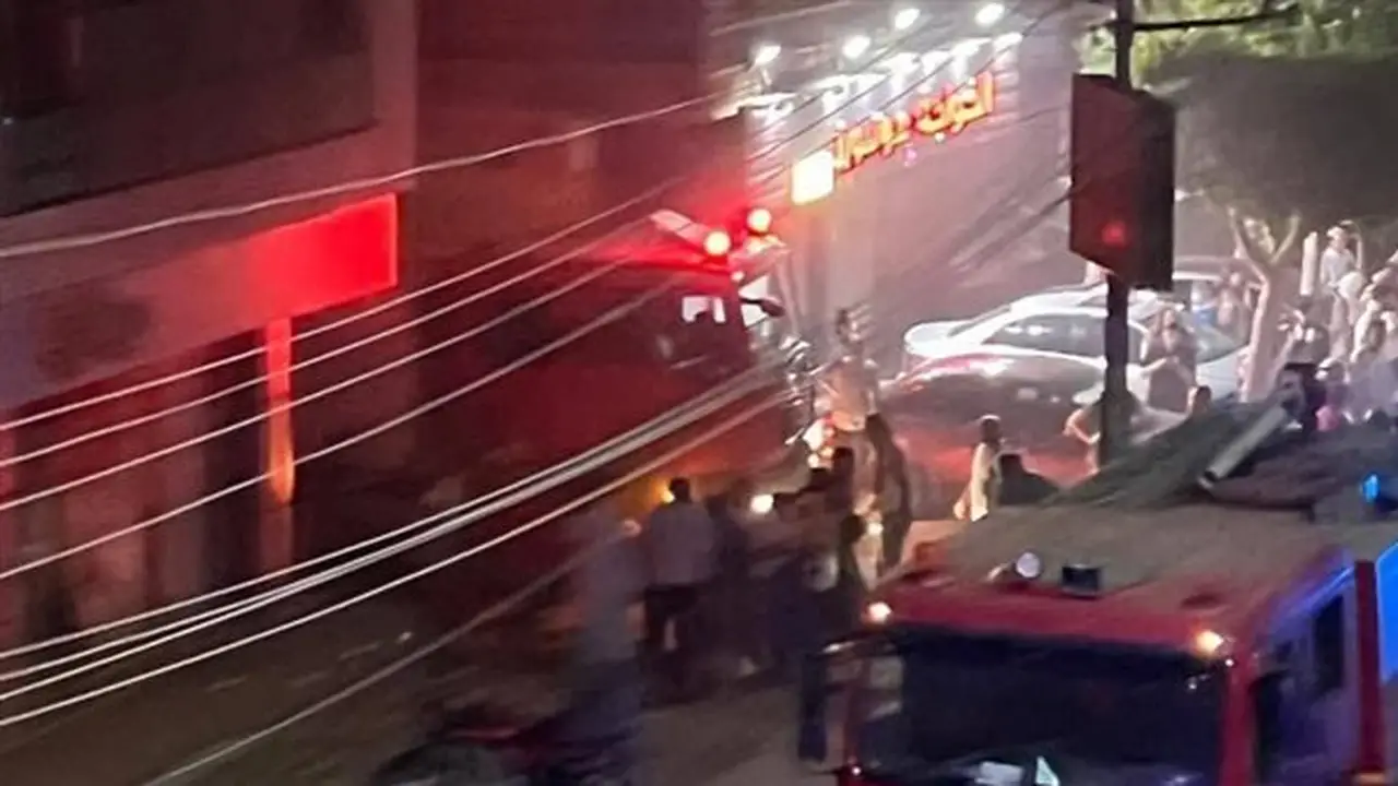 إخماد حريق في منزل ريفي مكون من 3 طوابق في الفيوم