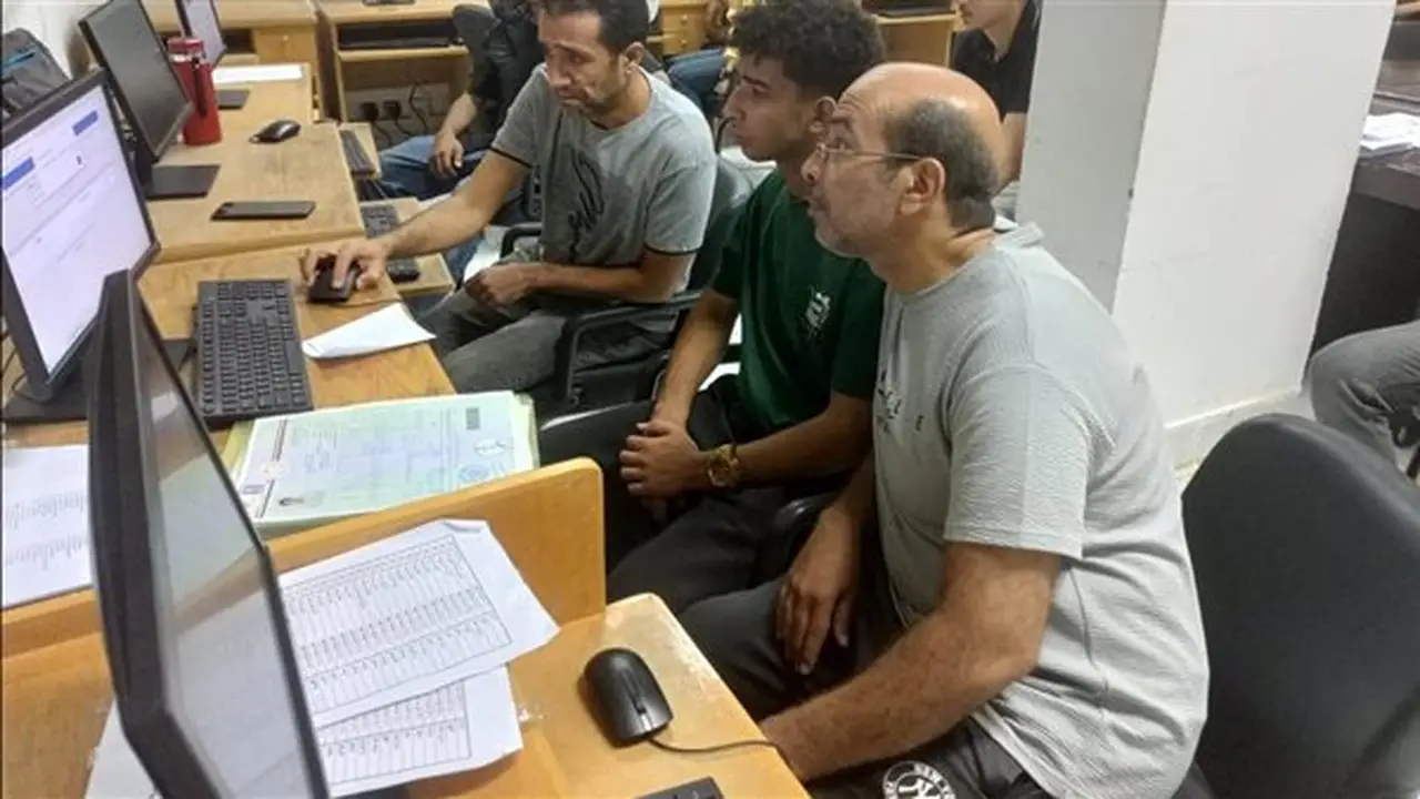 91 طالبًا وطالبة يسجلون طلبات تقليل الاغتراب في جامعة قناة السويس