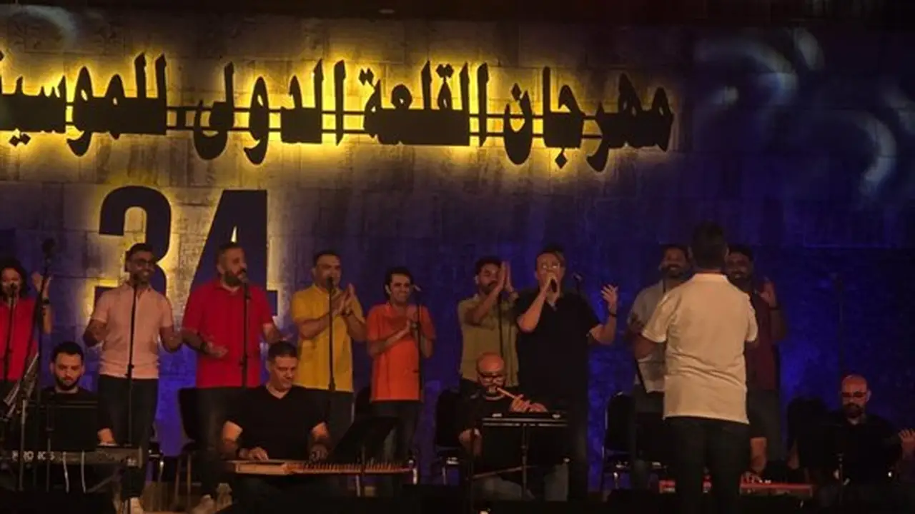 أحمد عدوية يطرب جمهور القلعة بأصوات “أيامنا الحلوة” بعد عام ونصف من رحيله (صور)