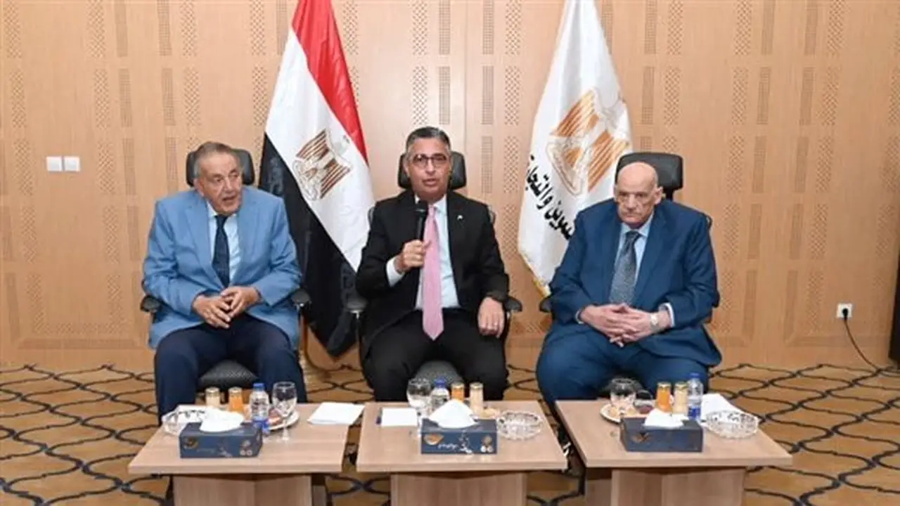 وزير التموين يناقش مطالب أصحاب المخابز ويستعرض تحركات جديدة بشأن تكلفة إنتاج الخبز