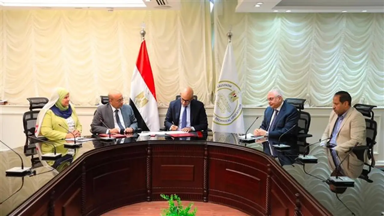 وزير التعليم يعتمد نتيجة الدور الثاني للدبلومات الفنية بنسبة نجاح 89.49%