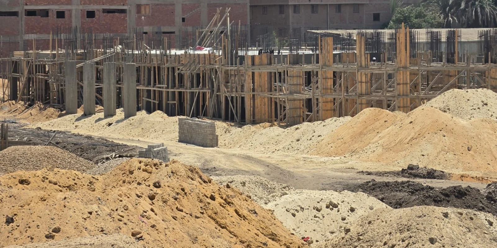 إنشاء مجمع مدارس جديد 