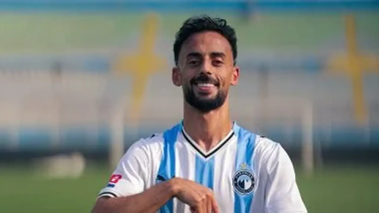 6 نجوم يعودون إلى الدوري المصري بعد تجارب احترافية في الخارج.. عبد القادر الأبرز