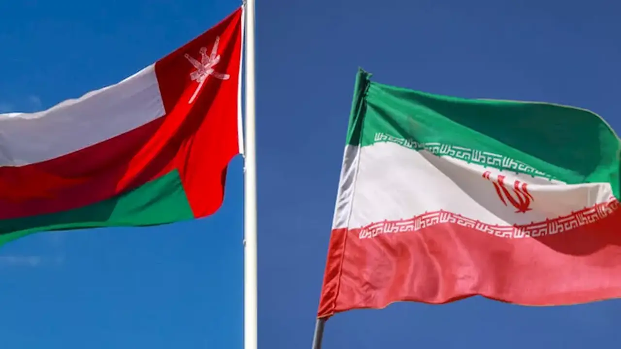 إيران وعُمان: مفاوضات جديدة لعبور السفن في مضيق هرمز