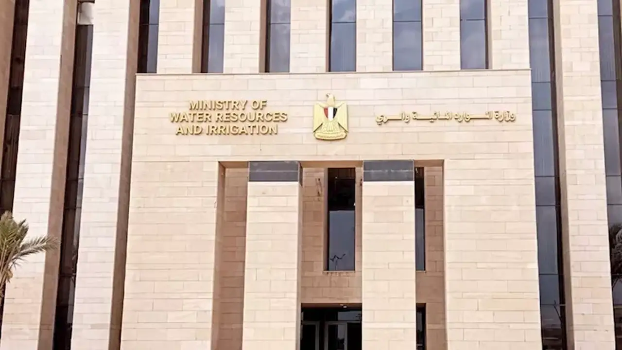 وزارة الري تتخذ إجراءات ضد تسريب مخلفات صرف صحي في مصرف الحمودات بالفيوم