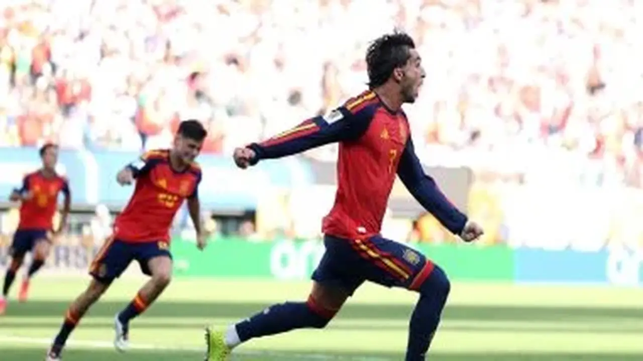 برشلونة يحدد سعر بيع فيران توريس بطل المونديال بـ55 مليون يورو